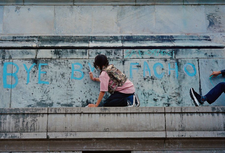 bye bye facho